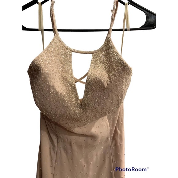 Dress - Picture 2 of 4